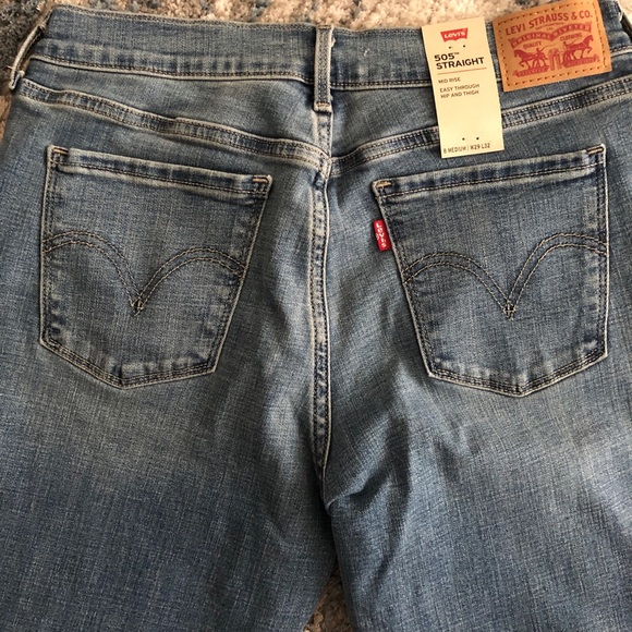 Levi’s - Picture 2 of 2